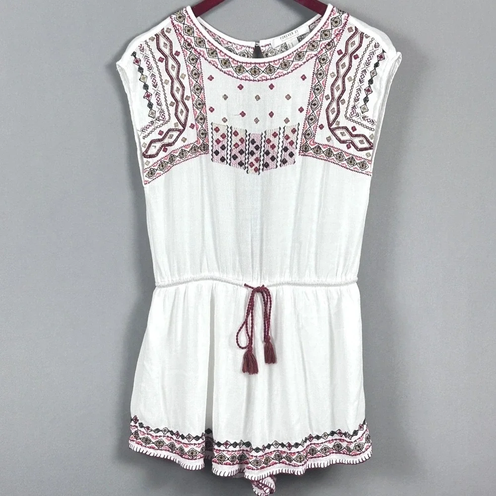 Forever 21 Contemporary Embroidered Romper Womens Medium White‎ Boho Festival
